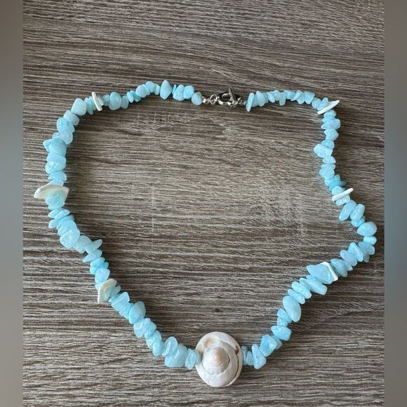Blue and White Shell Necklace A1213 - Picture 2 of 5